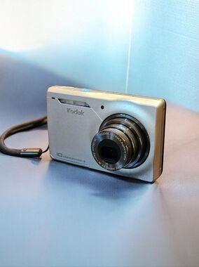 Like New Kodak EasyShare 10 Megapixels Silver Body Digital Camera Vtg